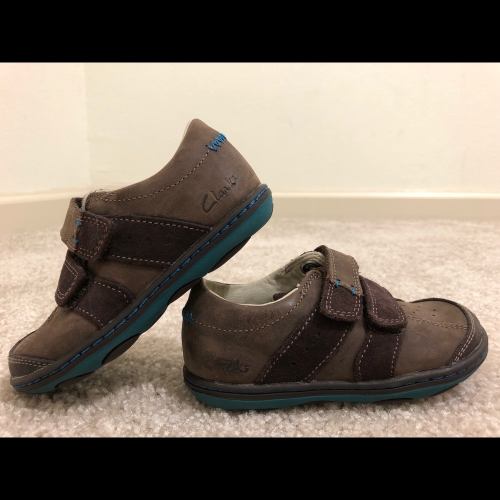 Clarks Dean Boy in brown leather